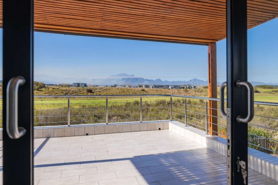 5 Bedroom Property for Sale in Oubaai Western Cape